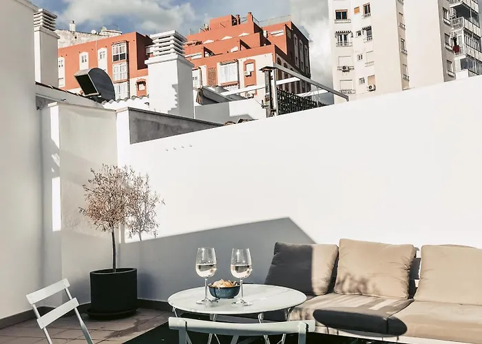 Centric Elegant & Private Terrace Apartment *